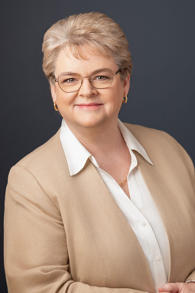 astrong-cpa-headshots-kim